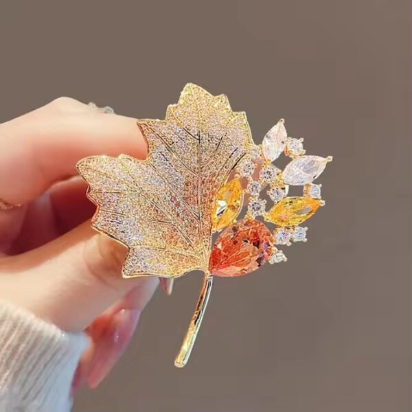 Brooch Or01